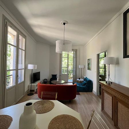 Nimes , Appartement Renove Dans Immeuble Classe. Екстериор снимка