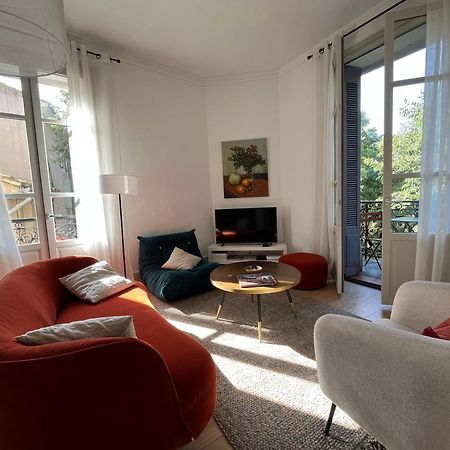 Nimes , Appartement Renove Dans Immeuble Classe. Екстериор снимка