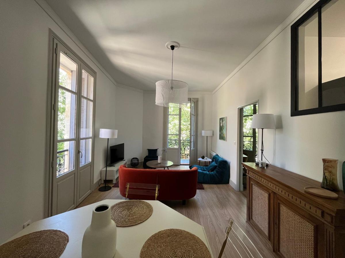 Nimes , Appartement Renove Dans Immeuble Classe. Екстериор снимка