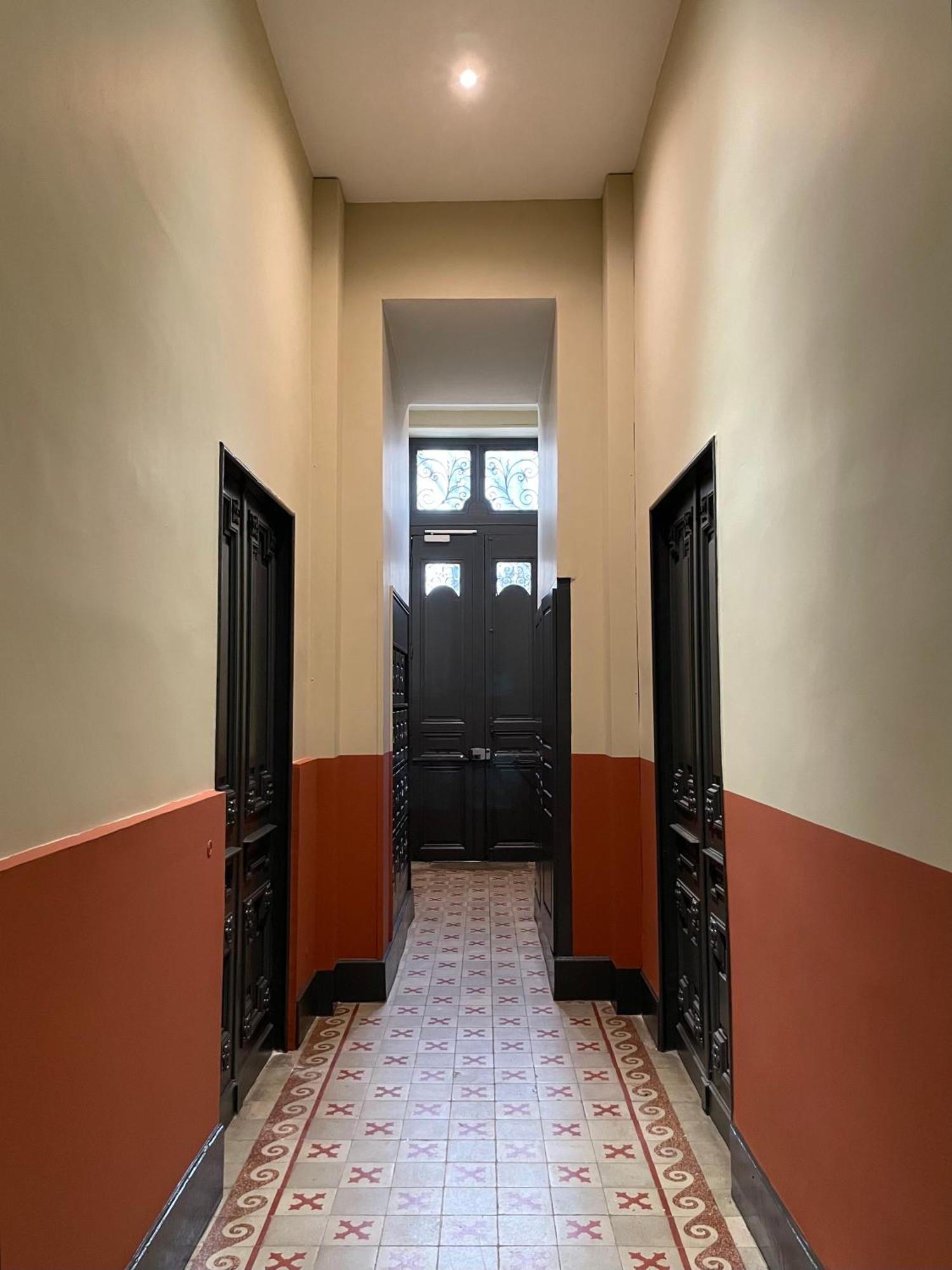 Nimes , Appartement Renove Dans Immeuble Classe. Екстериор снимка