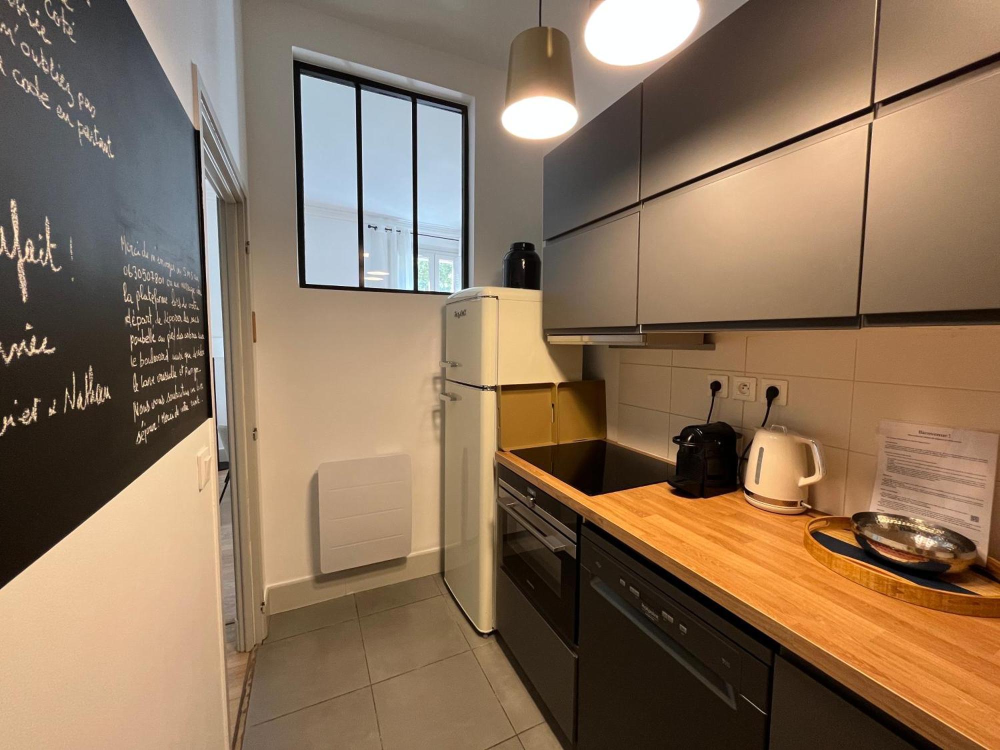 Nimes , Appartement Renove Dans Immeuble Classe. Екстериор снимка
